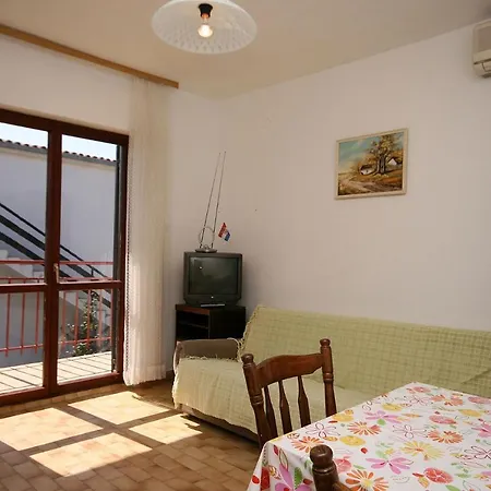 Apartments By The Sea Rogoznica - 4660
